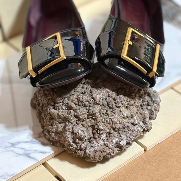 Franco Sarto Black Flats with Gold Buckle - Picture 8 of 10